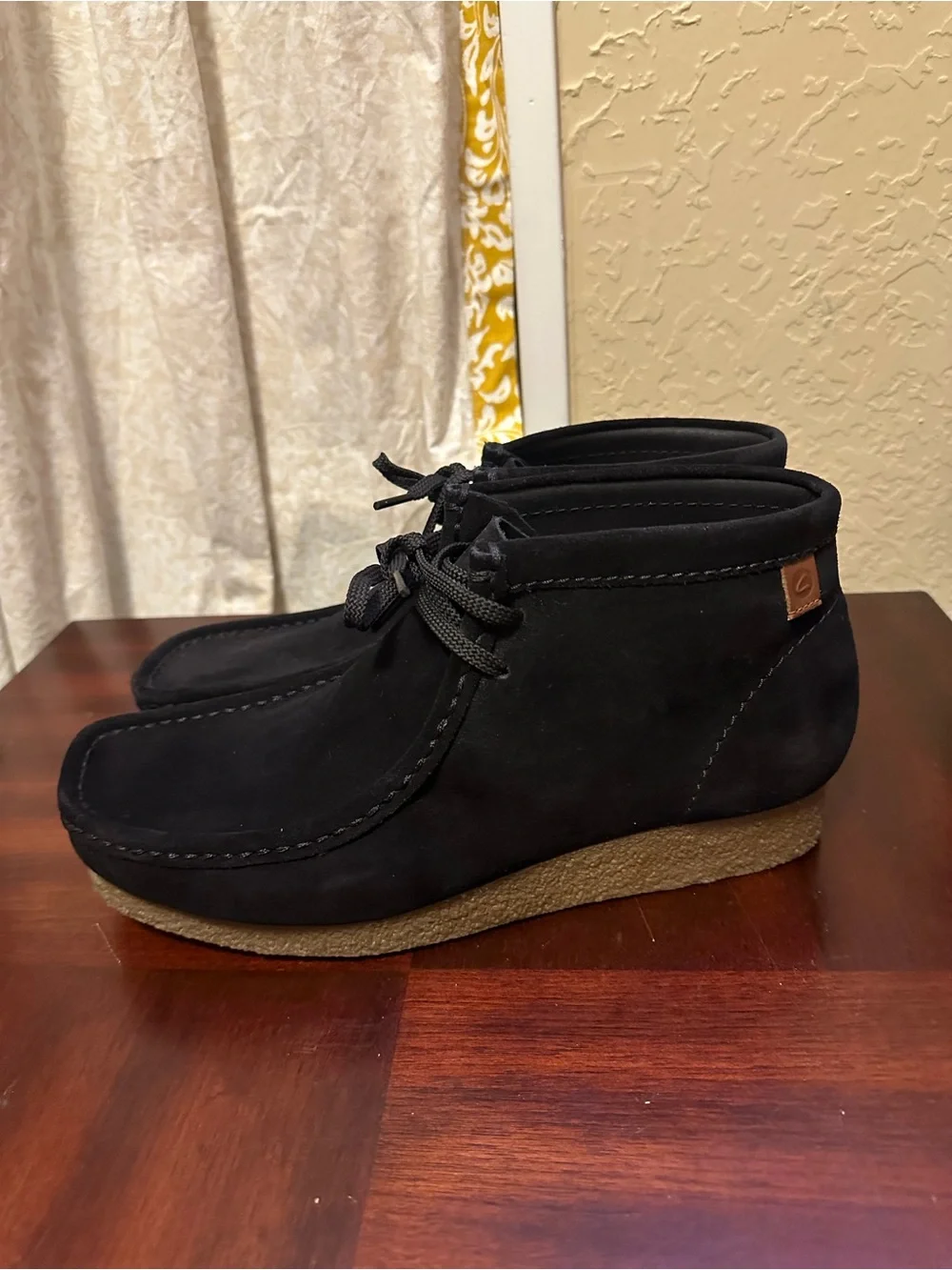 Clarks Shacre Chukka Boots Men's 10W Black Suede Gum Sole Square Toe Comfort